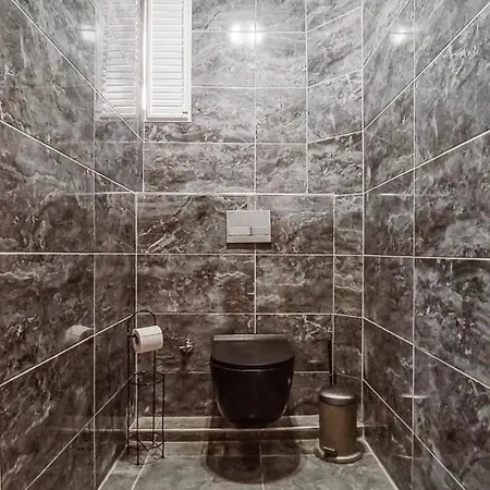 Manu Startup House *