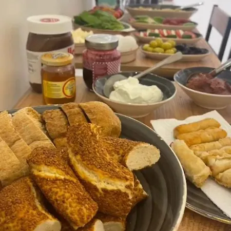 Manu Startup House Hostel