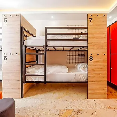 Hostel Manu Startup House *