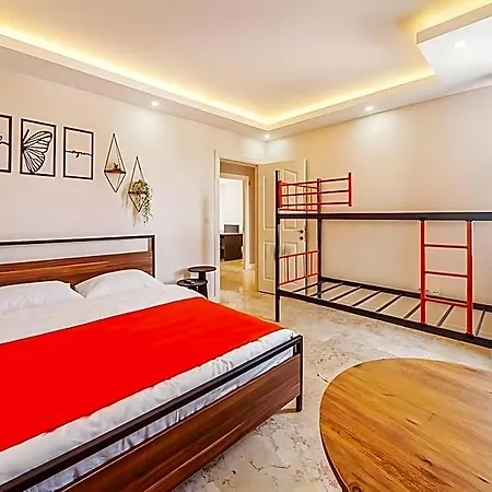 Manu Startup House Hostel