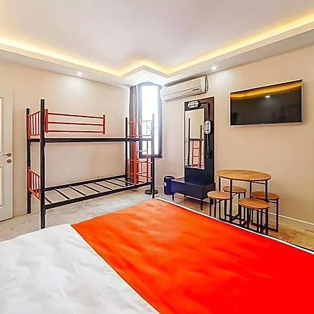 Hostel Manu Startup House İstanbul