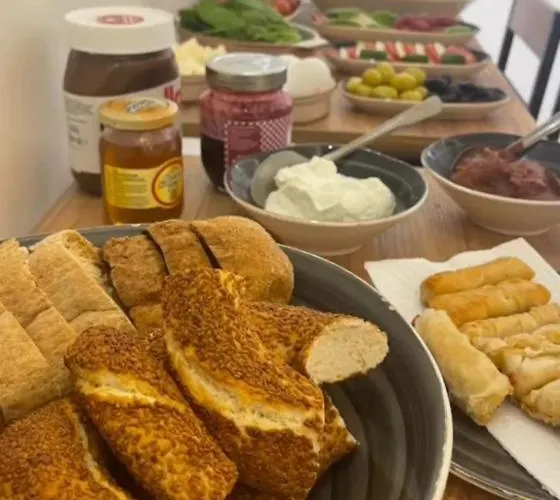 Manu Startup House Hostel