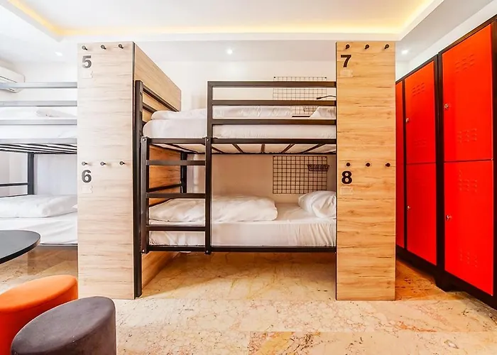 Hostel Manu Startup House *