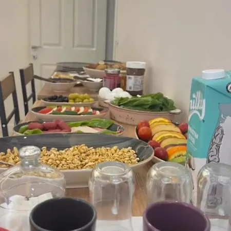 אכסניה Manu Startup House *